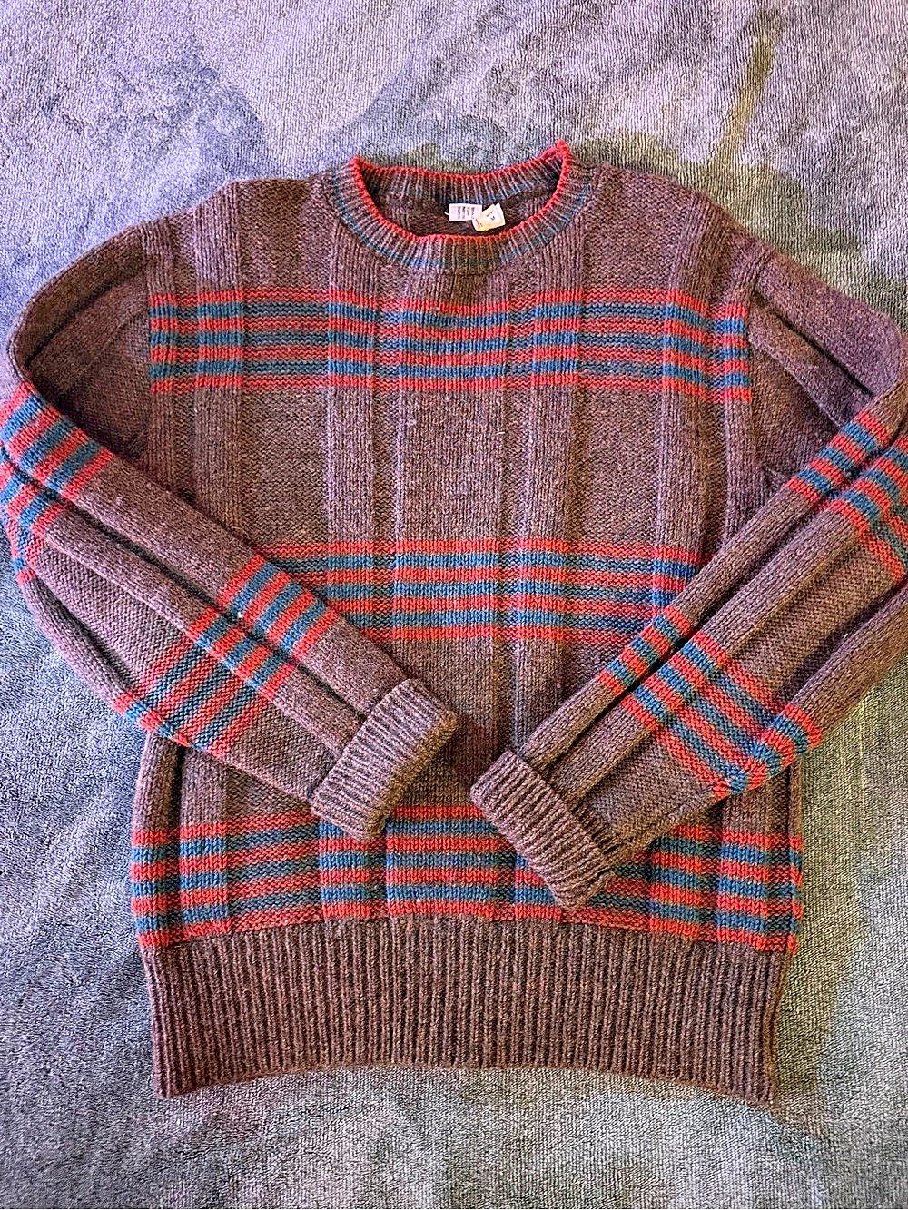100% wool striped Crewneck Sweater Size Medium